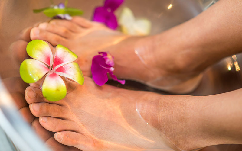 10 Best Parlours for Foot Spa
